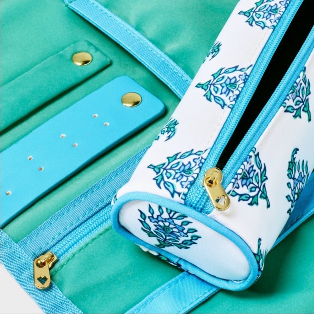 Bouquet Soft Roll Jewelry Case Blue - Roller Rabbit × Target, NWT - Picture 3 of 6